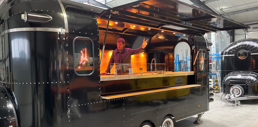 Grillbar Retro Liner || Streetfood Catering Wien
